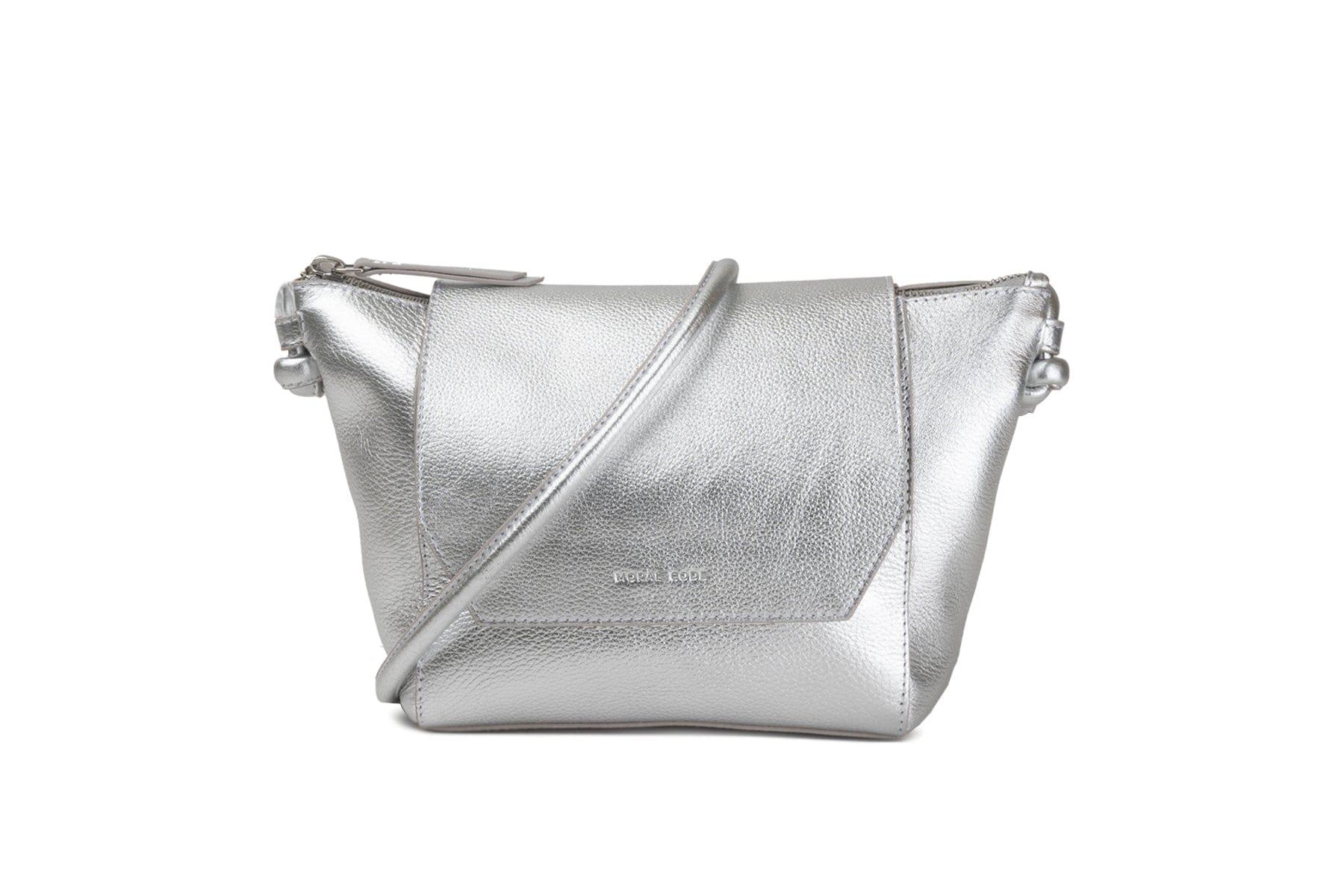 #color_silver-metallic-leather
