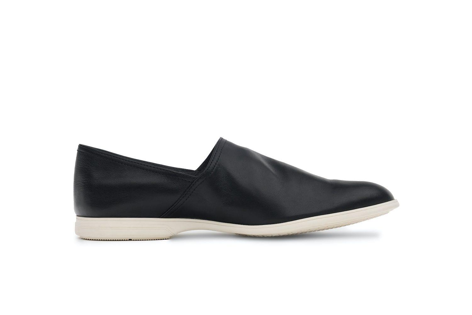 Moral Code Plume Men's House Shoe - #color_black-leather